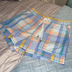 Gap pull on plaid deck shorts w/tie waste size front slant pockets blue small